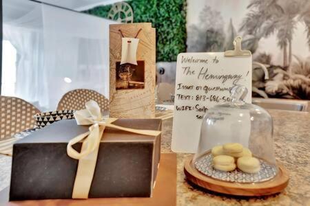 The Hemingway Subtropical Luxury On The Tampa Bay Villa ภายนอก รูปภาพ